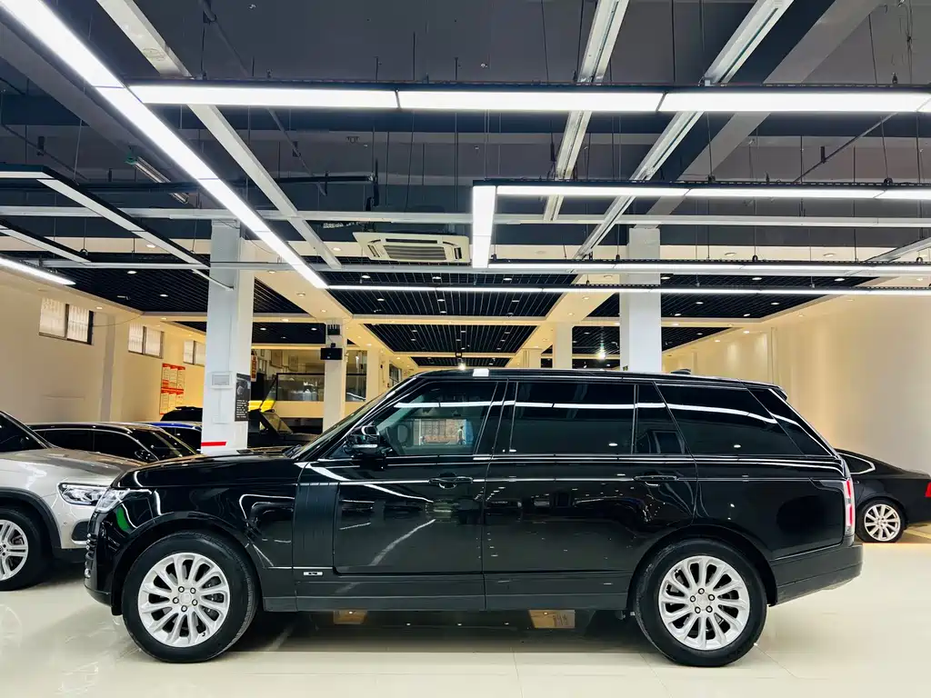 Land Rover Range Rover 2019 — фото 18