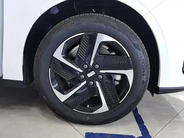 Geely Galaxy L6 2026