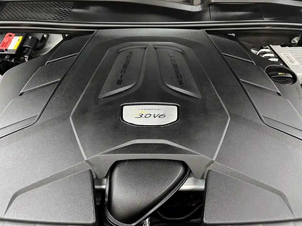 Porsche Cayenne 2020 — фото 36