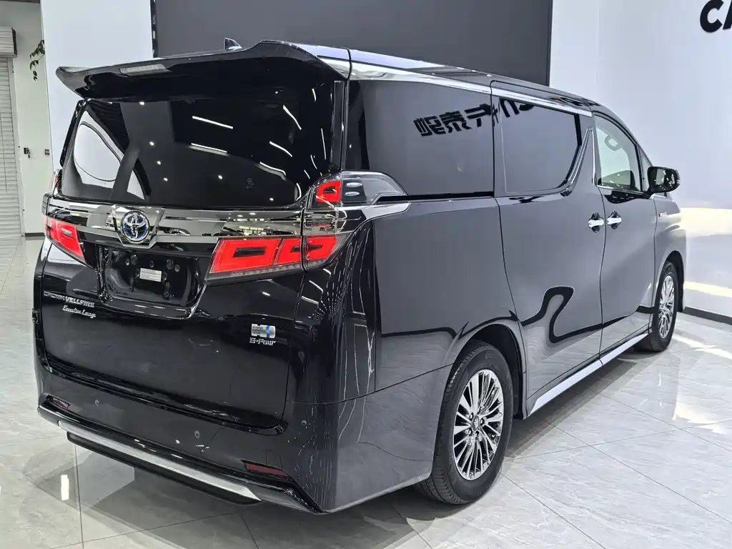 Toyota Vellfire 2022 — фото 9