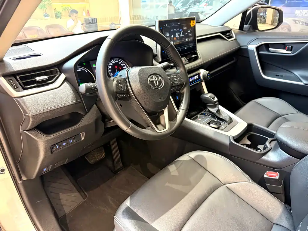 Toyota Wildlander 2022 — фото 18