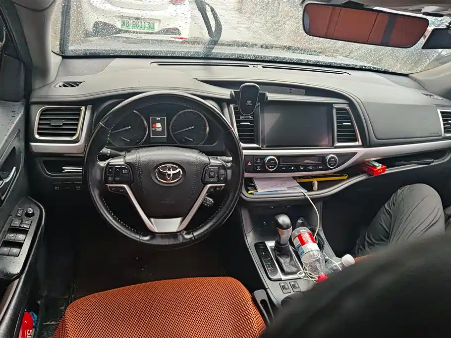 Toyota Highlander 2018 — фото 12