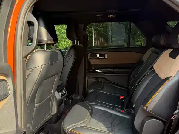 Ford Explorer 2025