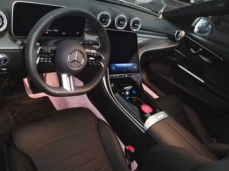 Mercedes-Benz C-Class 2025 — фото 11
