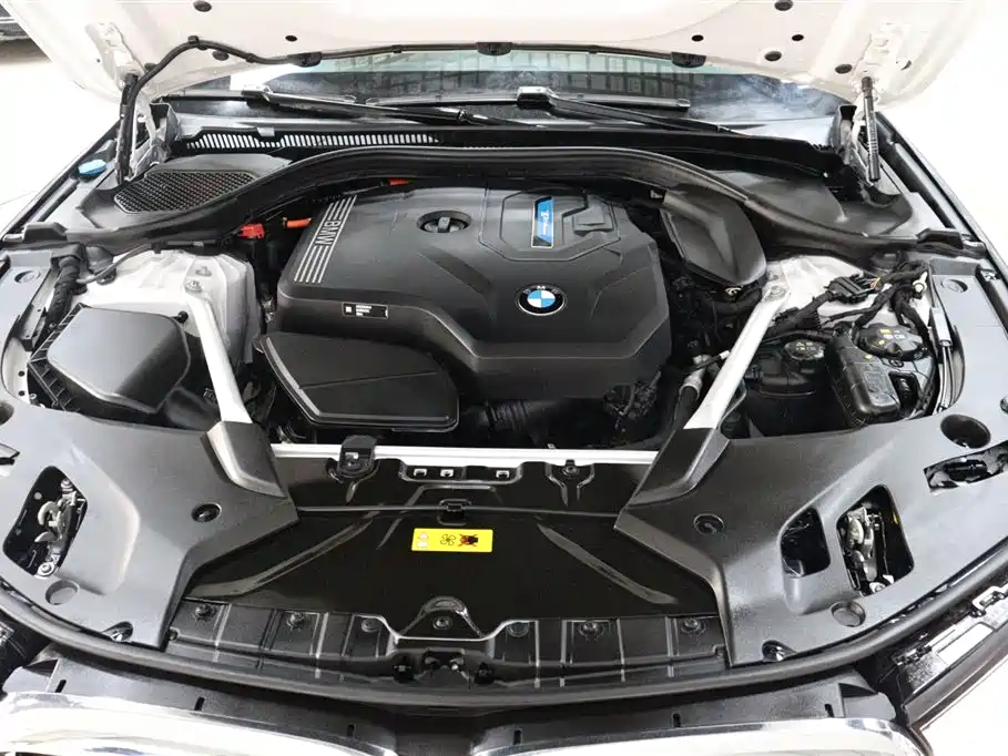 BMW 5 Series New Energy 2023 — фото 28