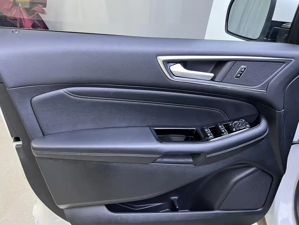 Ford Edge 2016 — фото 10