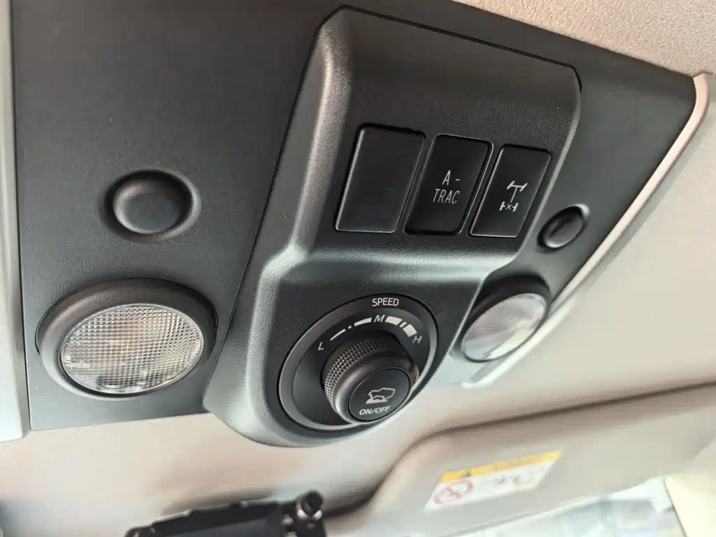 Toyota FJ Cruiser 2020 — фото 14