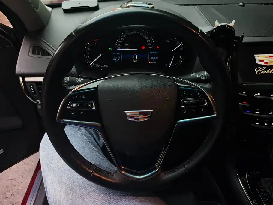 Cadillac ATS-L 2018 — фото 15
