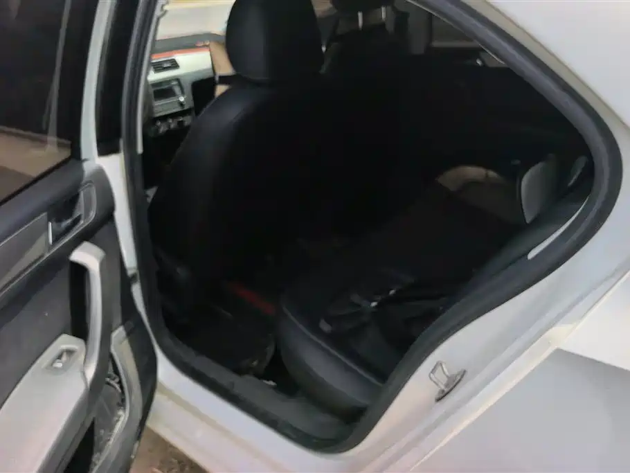 Skoda Rapid Spaceback 2019 — фото 11