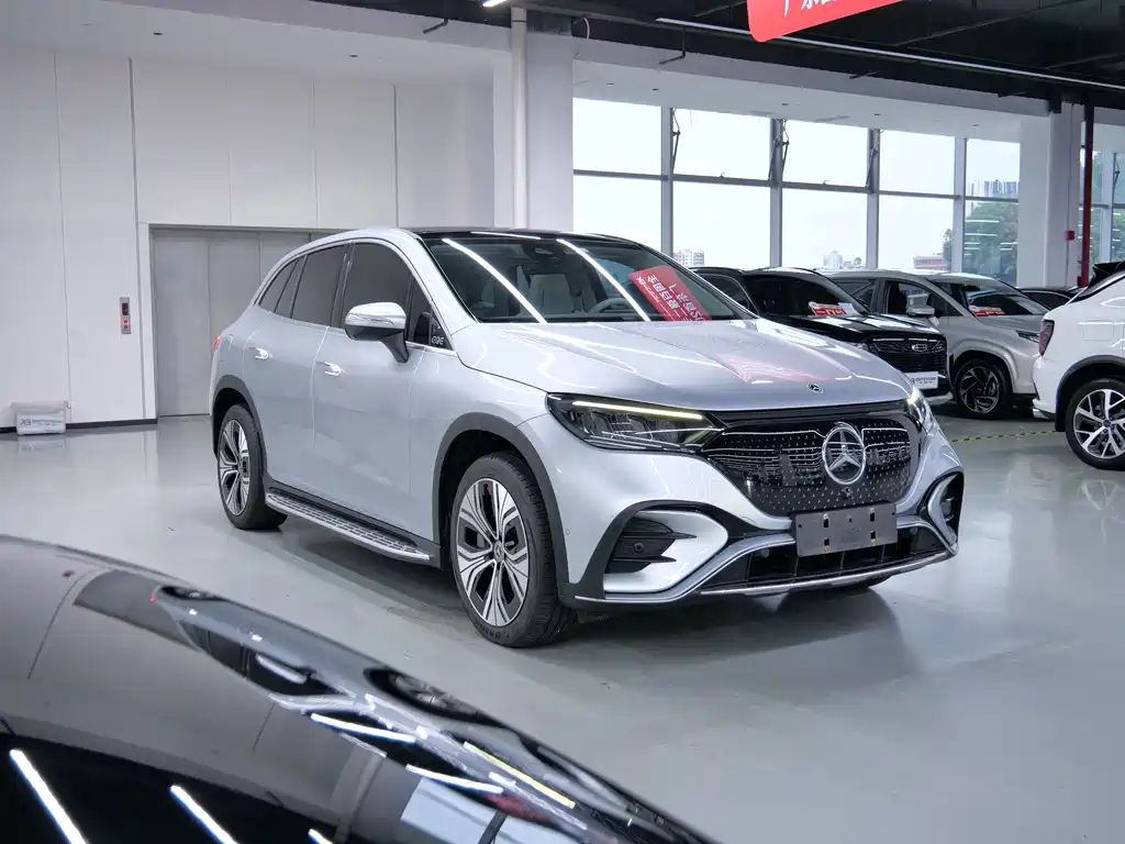 Mercedes-Benz EQE SUV 2023 — фото 3