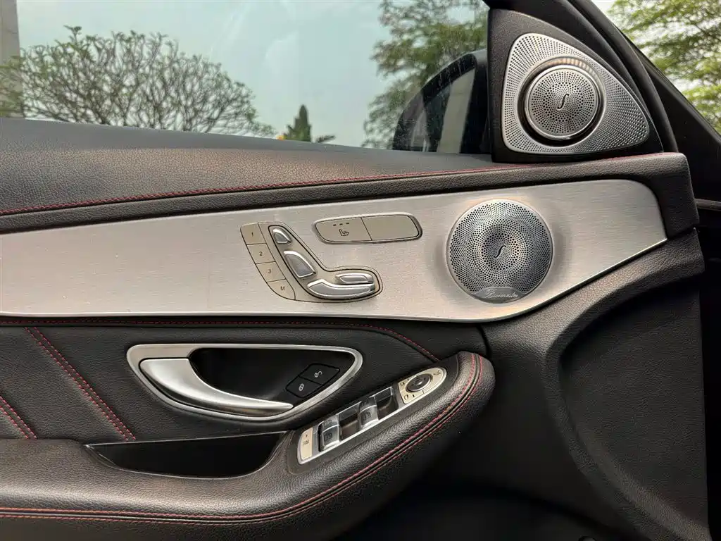 Mercedes-Benz C-Class AMG 2020 — фото 17