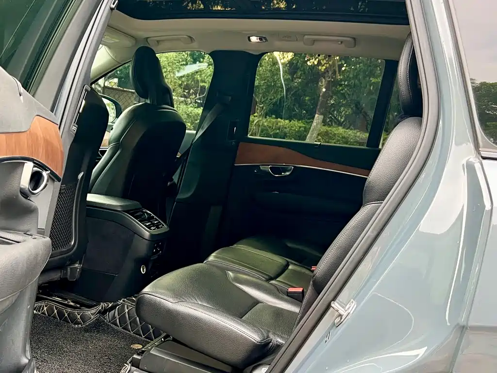 Volvo XC90 2020 — фото 16