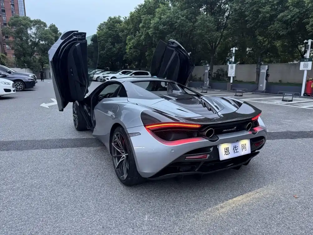 McLaren 720S 2020 — фото 9