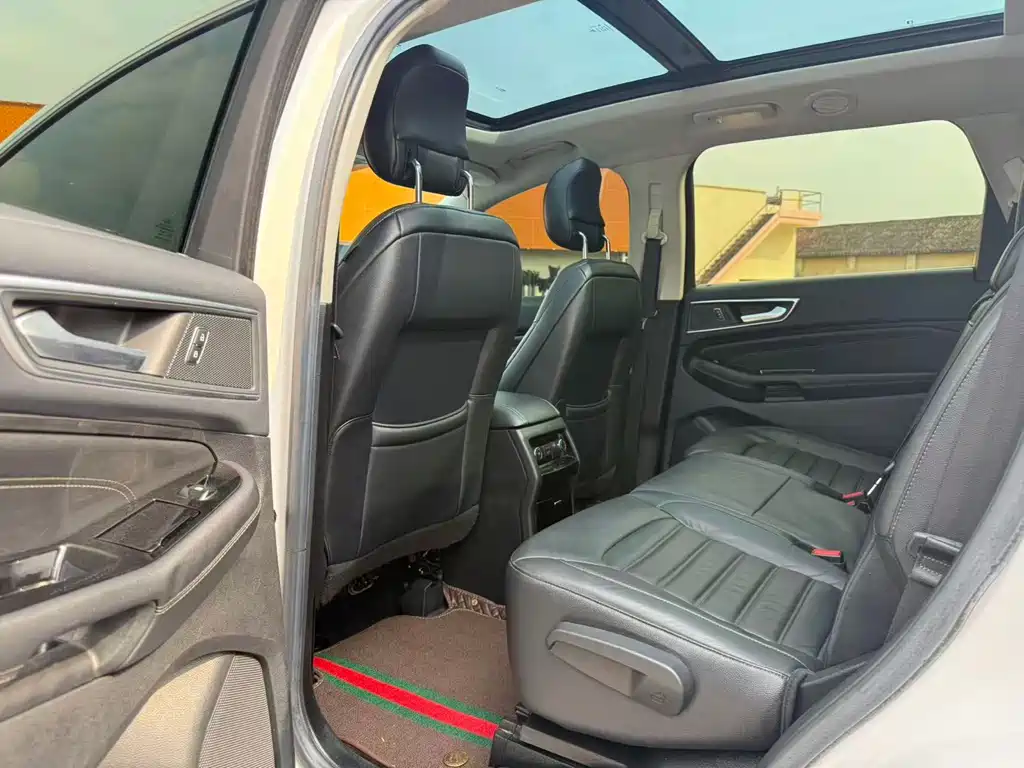 Ford Edge 2016 — фото 14