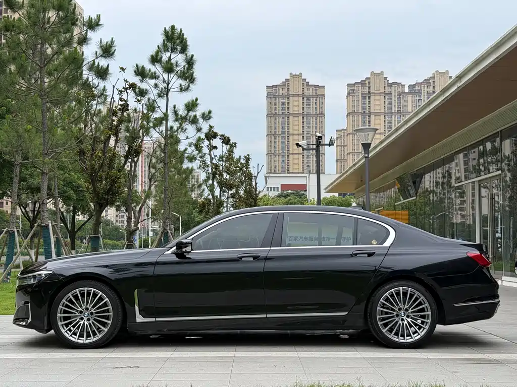 BMW 7 Series 2020 — фото 17