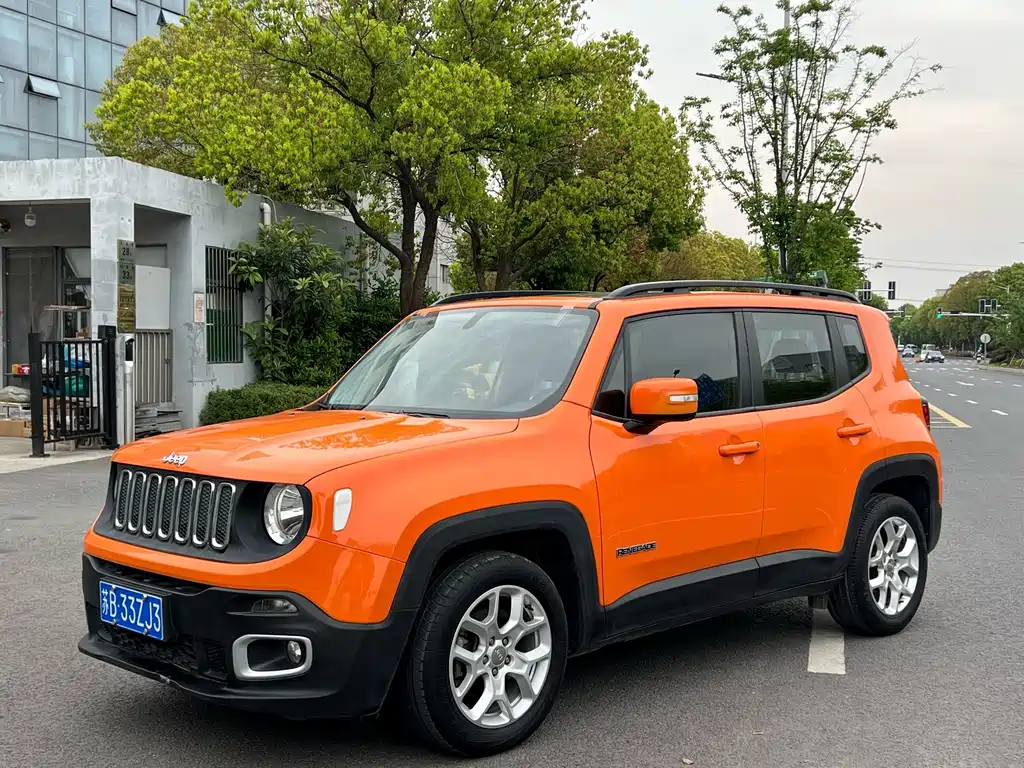 Jeep Freeman 2018 — фото 1