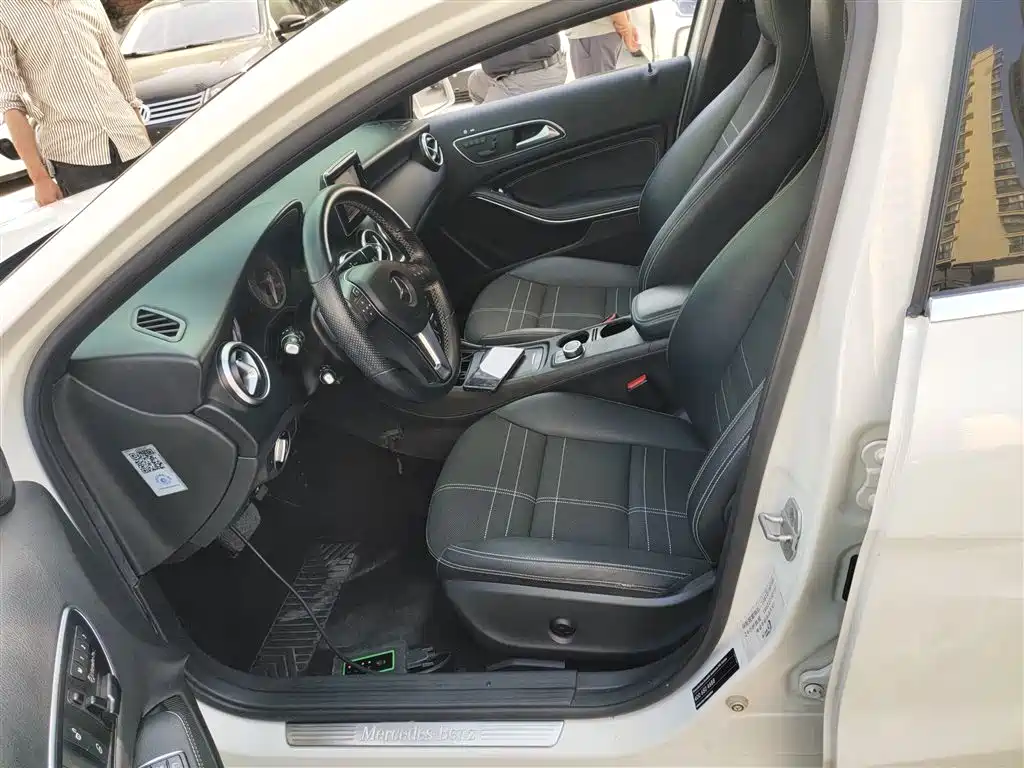 Mercedes-Benz A-Class 2015 — фото 10