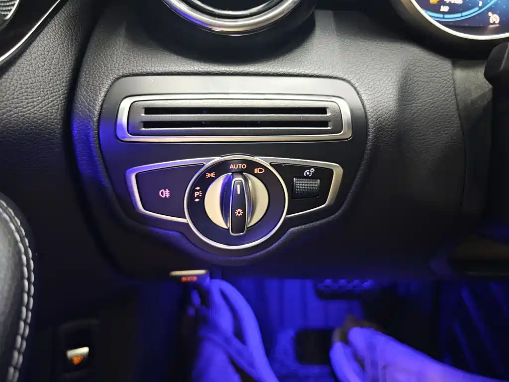 Mercedes-Benz C-Class 2020 — фото 15