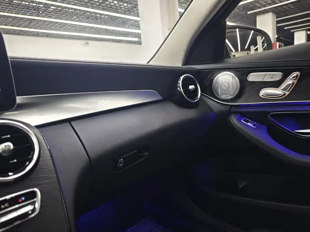 Mercedes-Benz C-Class 2020 — фото 19