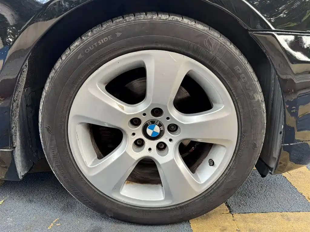 BMW 5 Series 2010 — фото 14