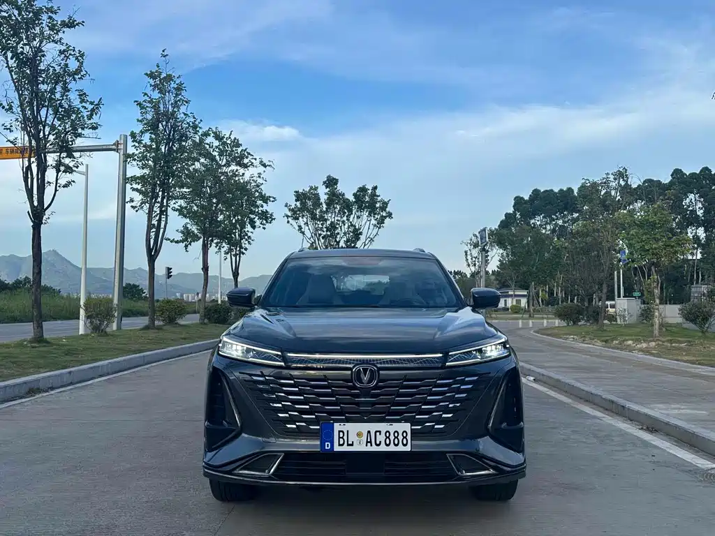 Changan CS75PLUS 2023 — фото 1