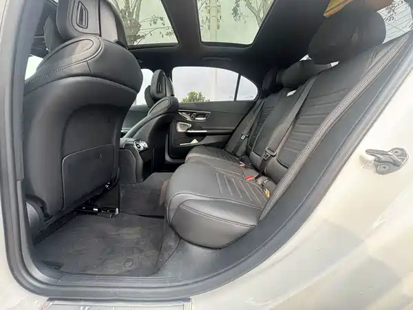 Mercedes-Benz C-Class 2024