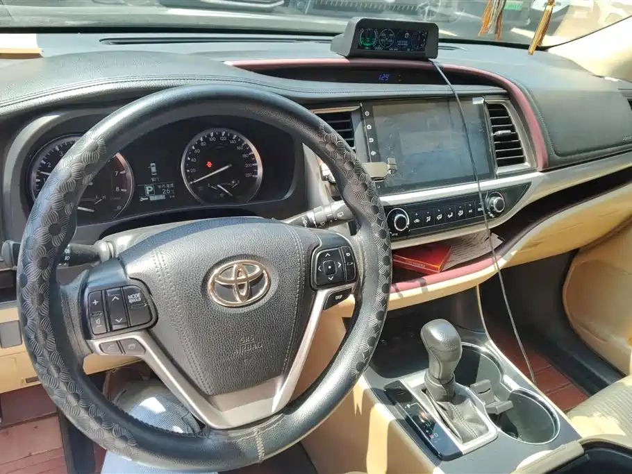 Toyota Highlander 2016 — фото 12