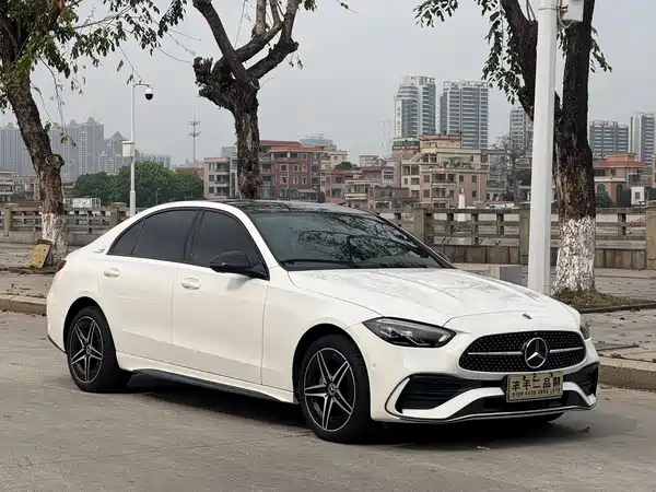 Mercedes-Benz C-Class 2024