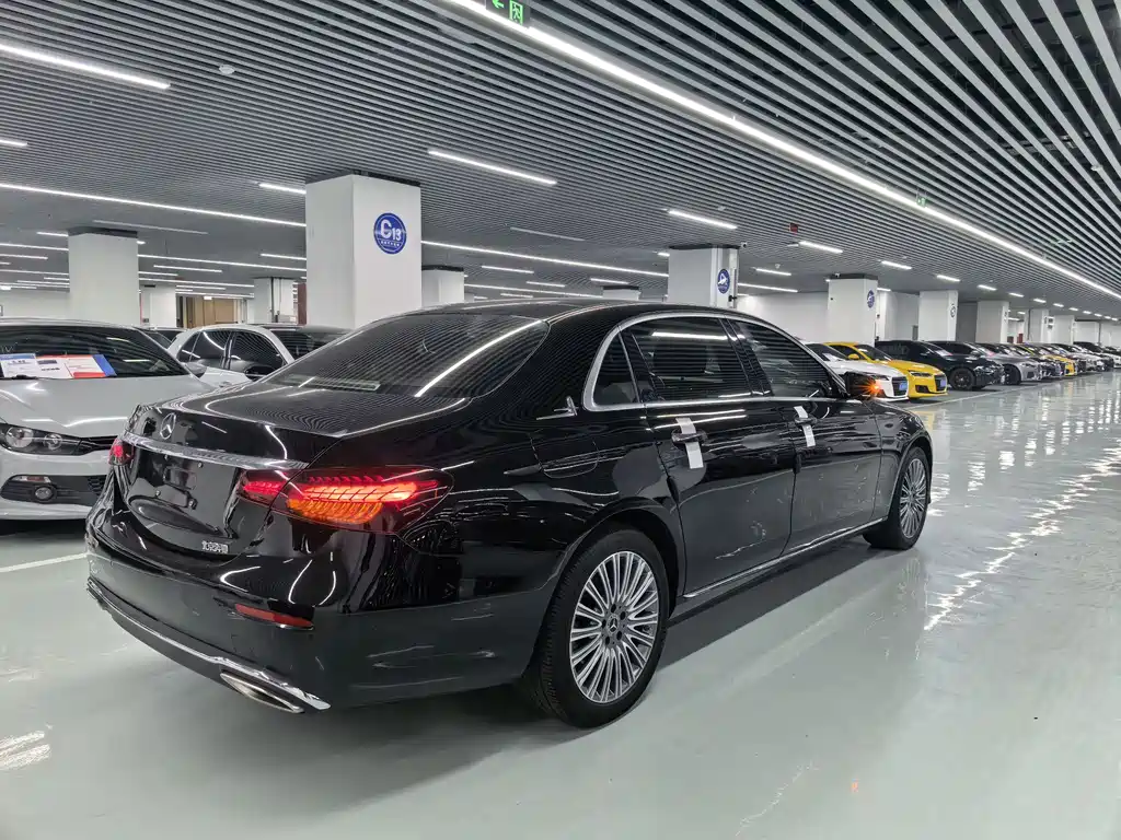Mercedes-Benz E-Class 2022 — фото 15