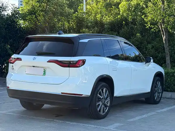 NIO ES8 2022