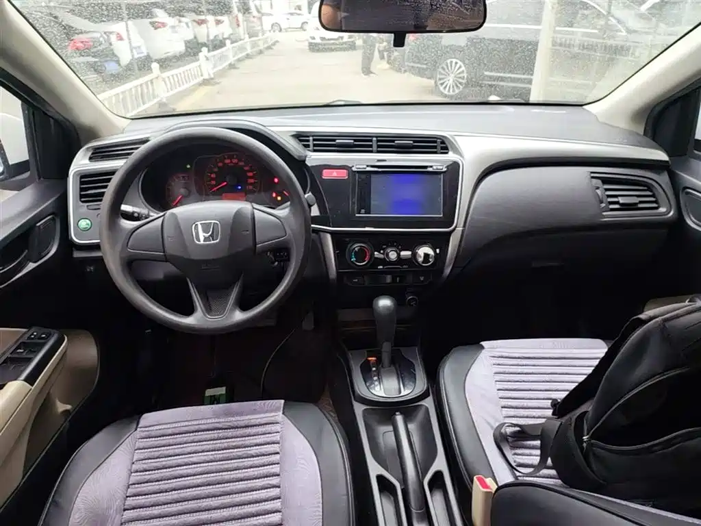 Honda City 2015 — фото 10