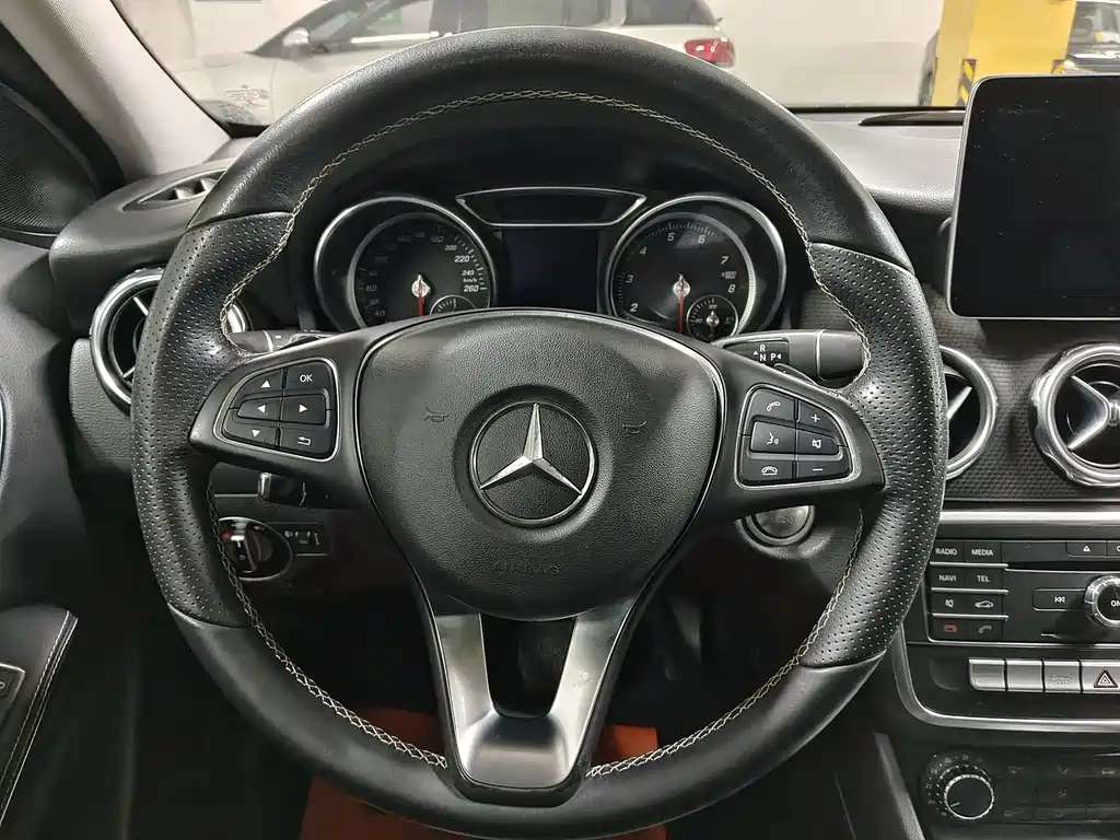 Mercedes-Benz GLA 2017 — фото 12