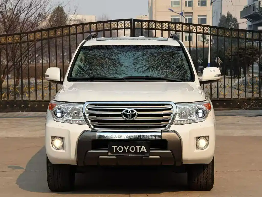Toyota Land Cruiser 2014 — фото 2