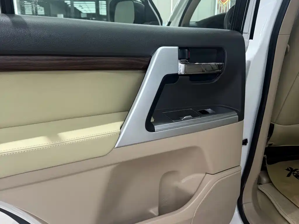 Toyota Land Cruiser 2015 — фото 25