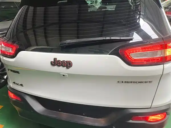 Jeep Cherokee 2016