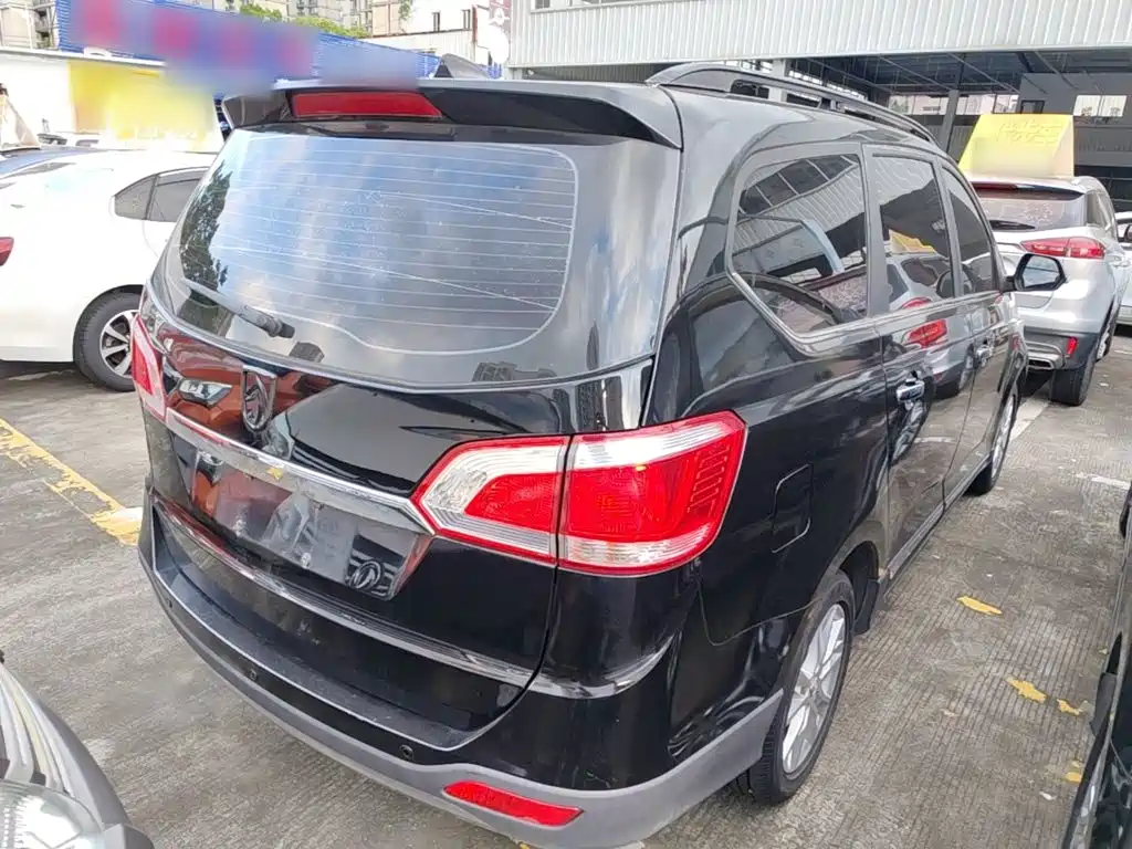Baojun 730 2015