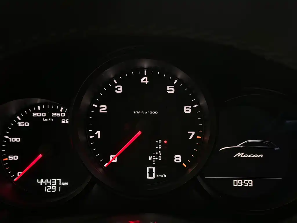 Porsche Macan 2021 — фото 17
