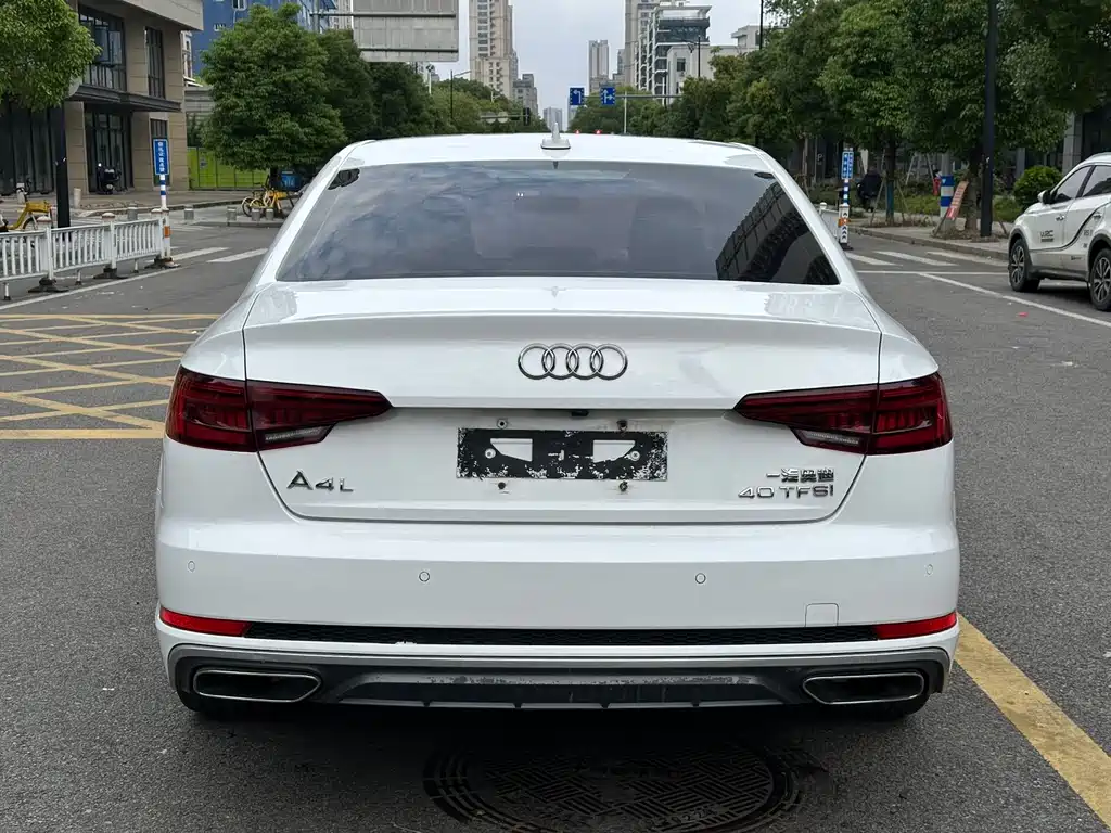 Audi A4L 2019 — фото 8