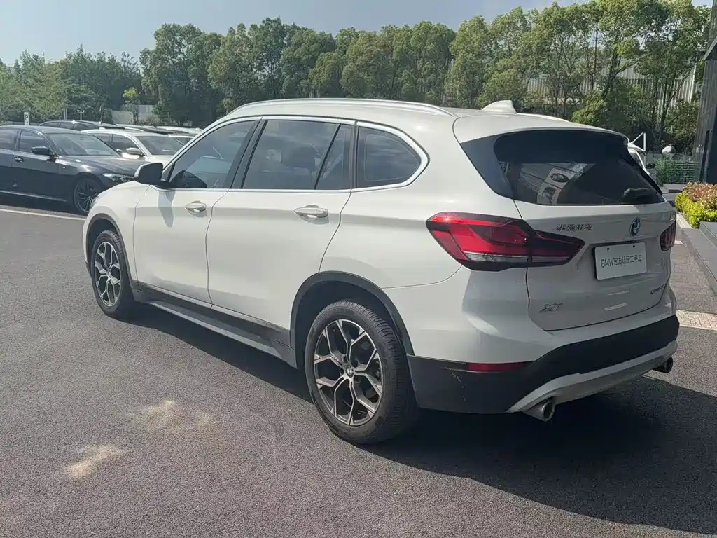 BMW X1 2021 — фото 4