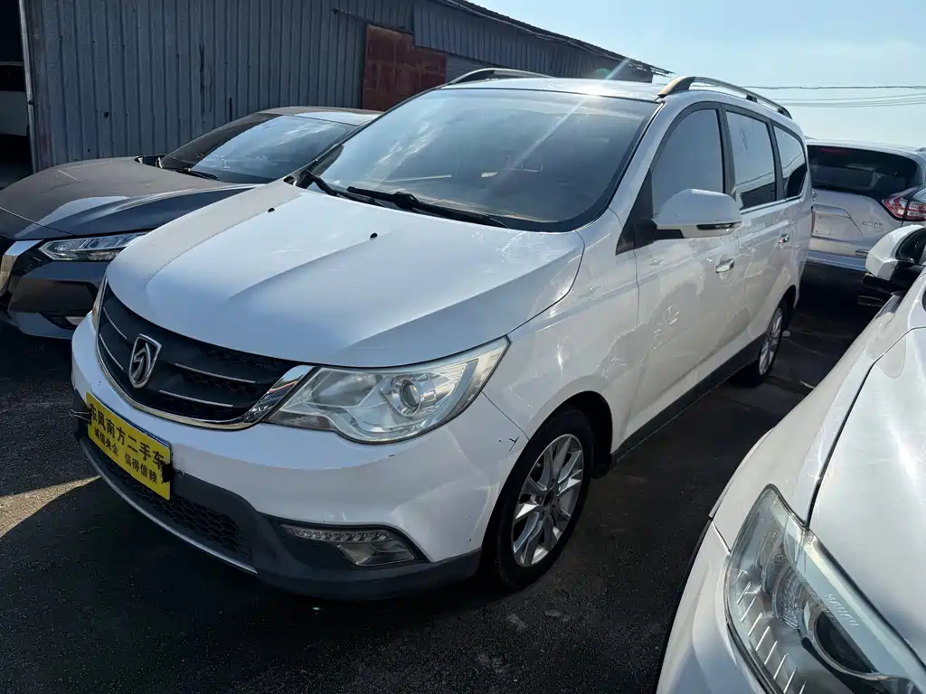 Baojun 730 2015
