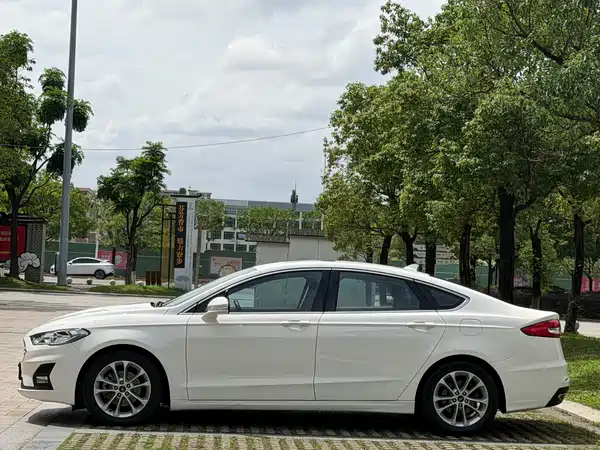 Ford Mondeo 2021