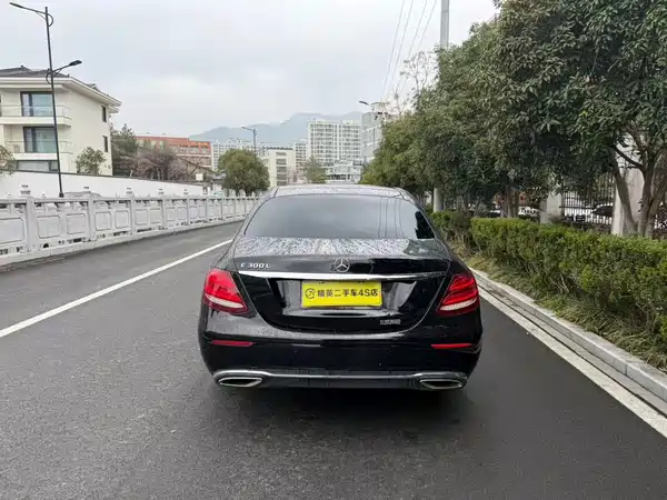 Mercedes-Benz E-Class 2016