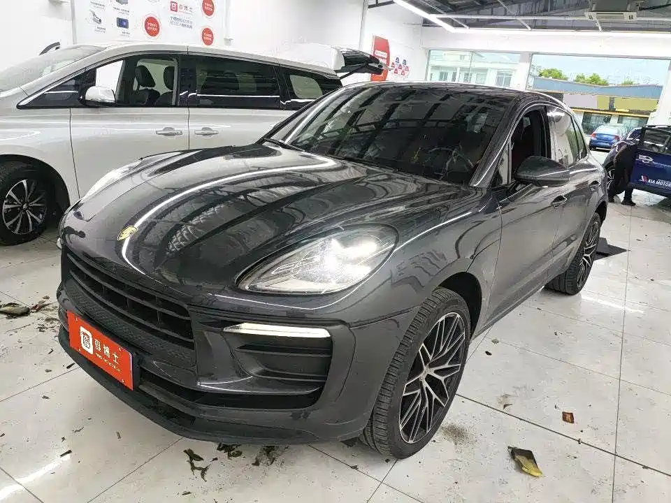 Porsche Macan 2022 — фото 1