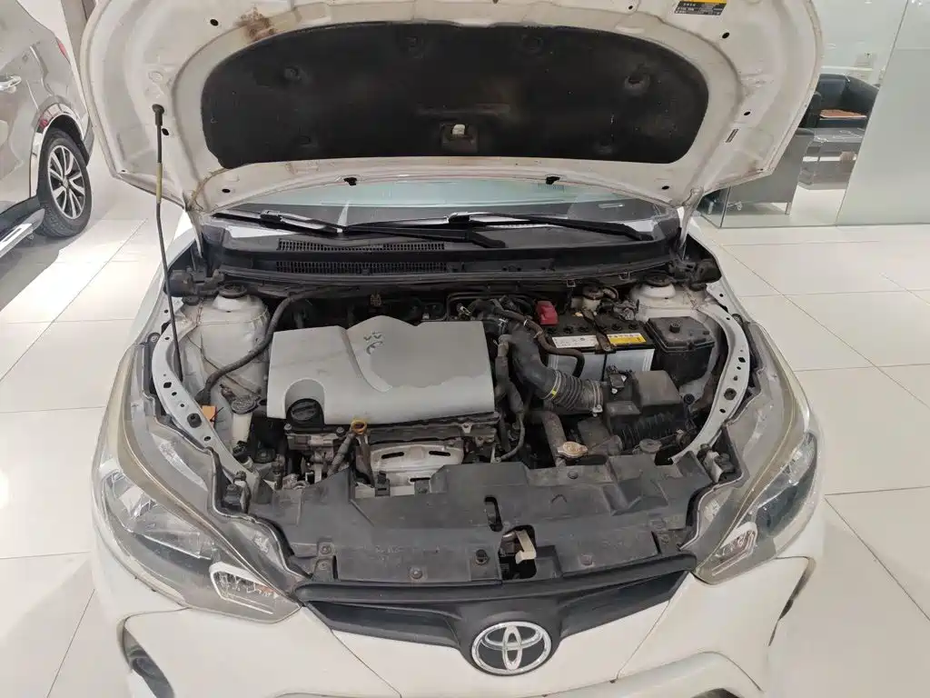 Toyota Yaris L 2018 — фото 11