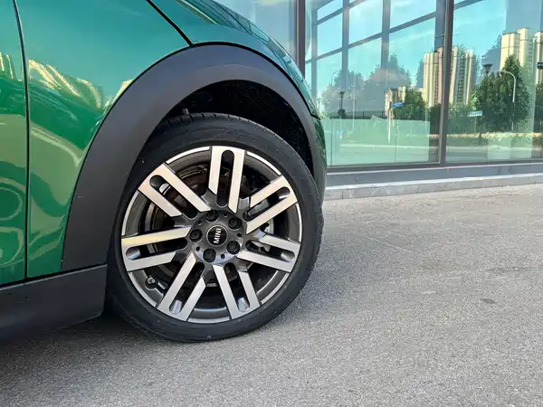 MINI MINI 2025