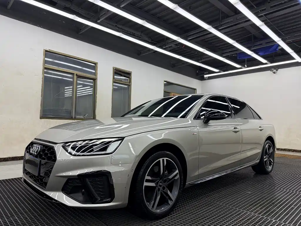 Audi A4L 2022 — фото 3