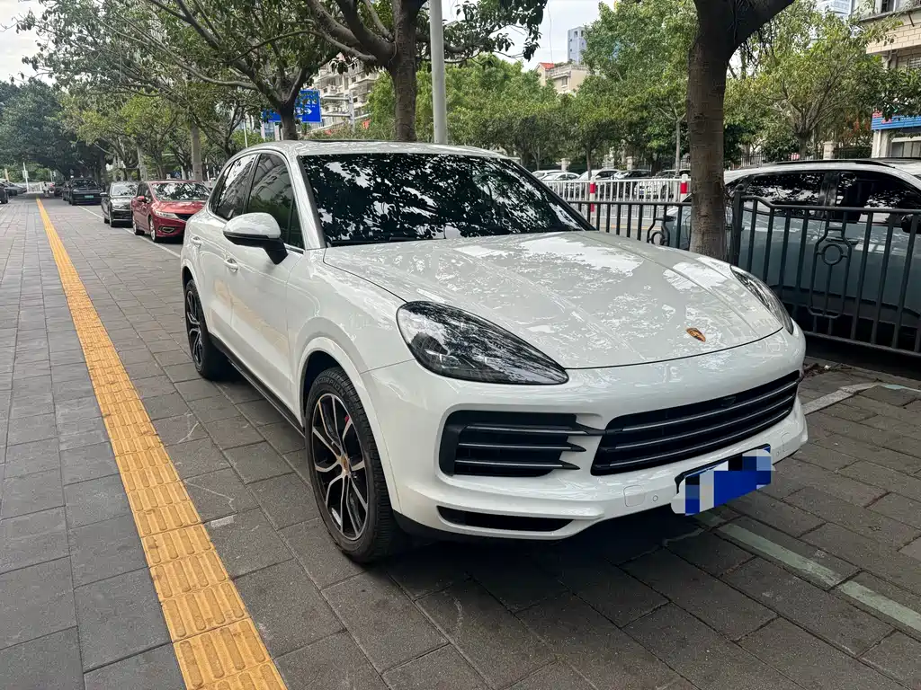 Porsche Cayenne 2022