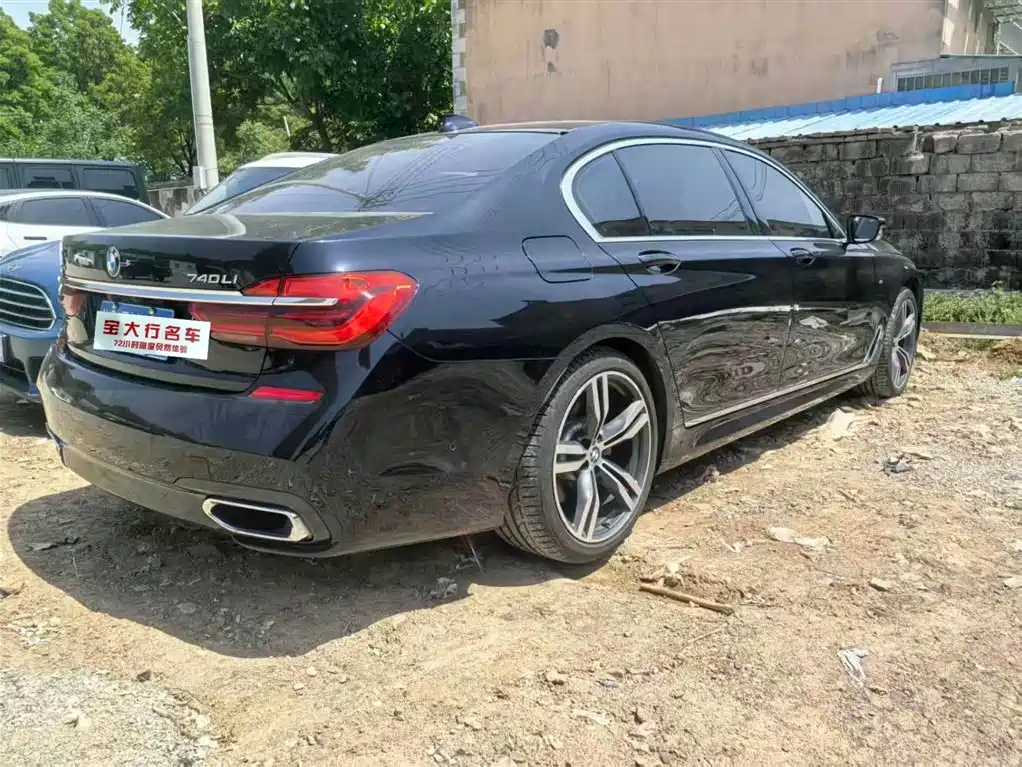 BMW 7 Series 2018 — фото 2