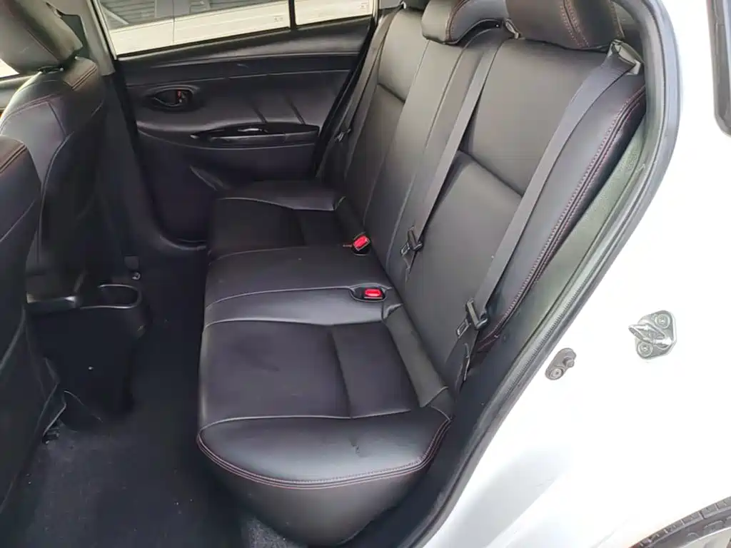 Toyota Yaris L 2017 — фото 17