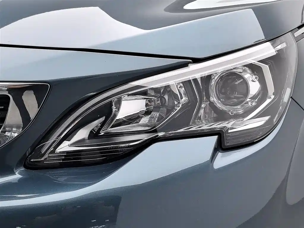 Peugeot 5008 2017 — фото 7